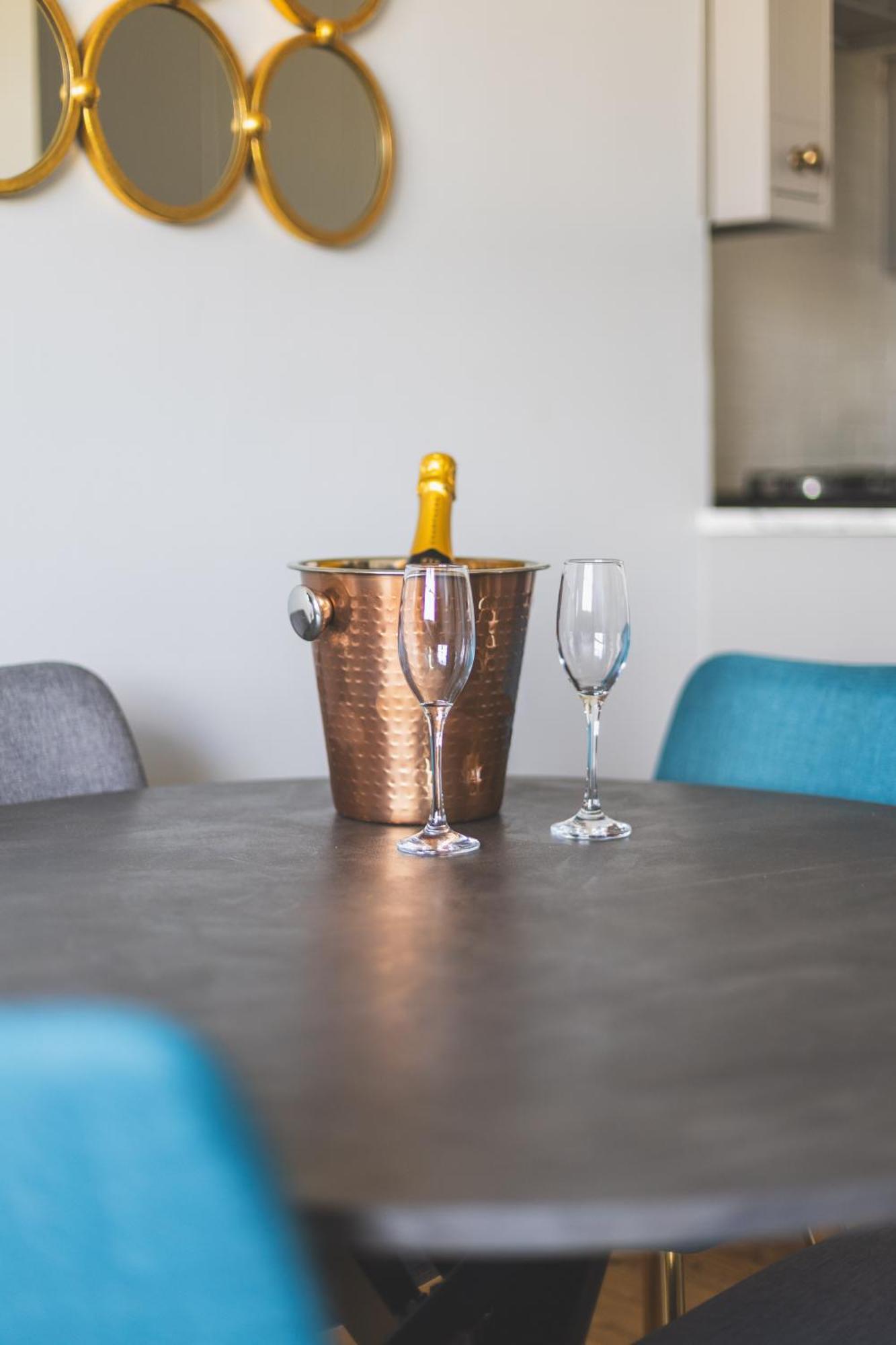 Luxurious 1-Bedroom Apartment In Kensington Londyn Zewnętrze zdjęcie
